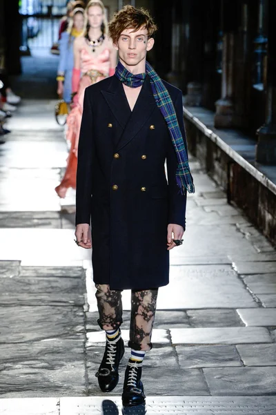Look 74